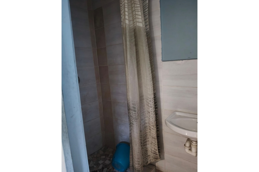 6 Bedroom Property for Sale in Philippi Western Cape